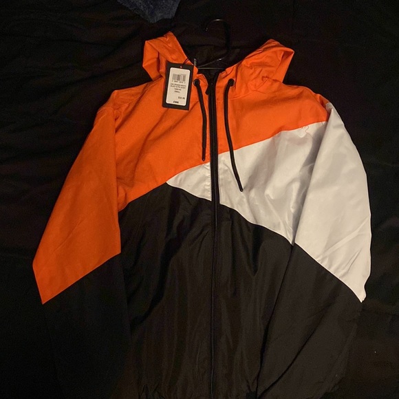 Closet cleaning. - Picture 2 of 5